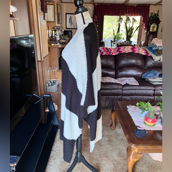 Anthropology Mixed Stripes Kimono one size black and white striped. - Picture 12 of 16